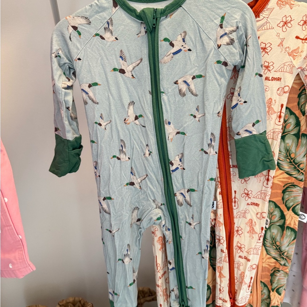 Bamboo pajama lot. - Picture 3 of 7